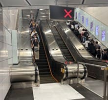 中環站已翻新的扶手電梯